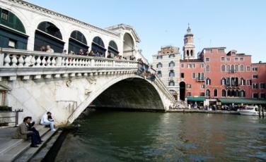 Venezia, città d'arte: ponte di Rialto (foto: Mario Fletzer)