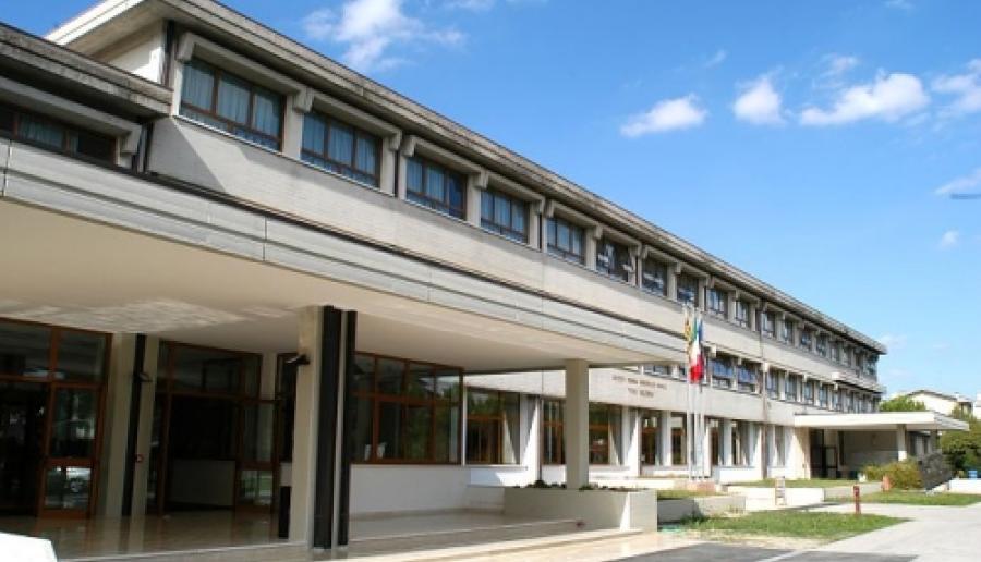 Istituto tecnico industriale statale "Vito Volterra" di San Donà di Piave (foto: Giorgio Boato) Istituto tecnico industriale statale "Vito Volterra" di San Donà di Piave