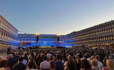 Fenice in piazza