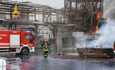 INCENDIO IN ZONA INDUSTRIALE A MALCONTENTA