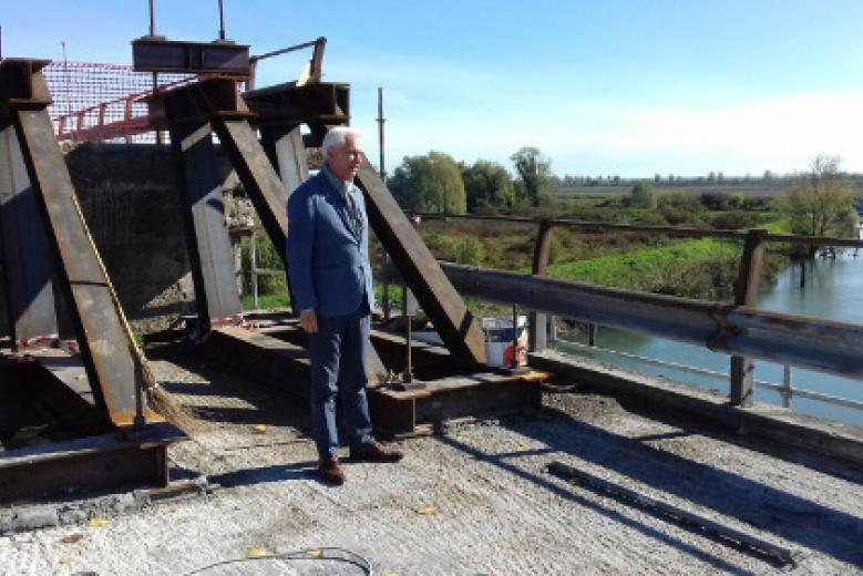 Il Consigliere metropolitano Saverio Centenaro in sopralluogo ai lavori sul ponte sulla SP 43